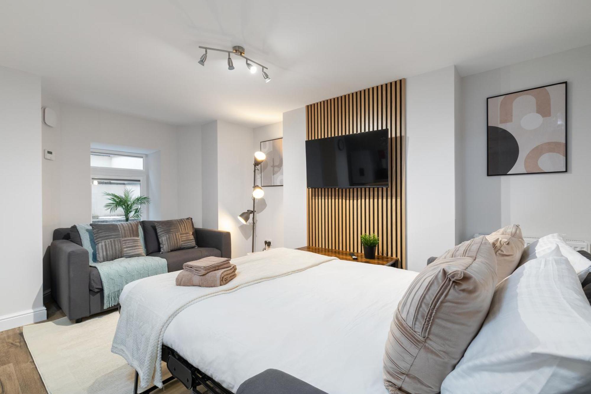 Luxury Lower-Level One Bed Apt Λιντς Εξωτερικό φωτογραφία