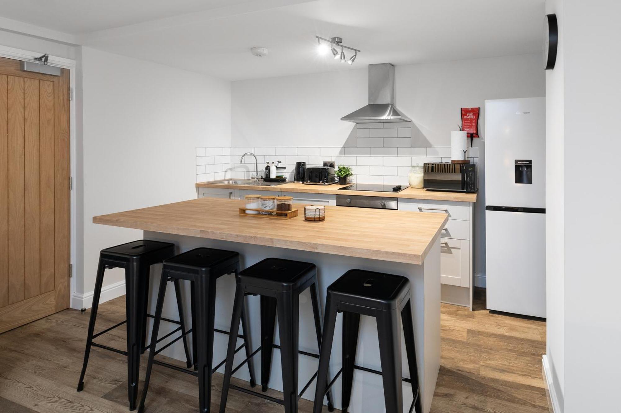 Luxury Lower-Level One Bed Apt Λιντς Εξωτερικό φωτογραφία