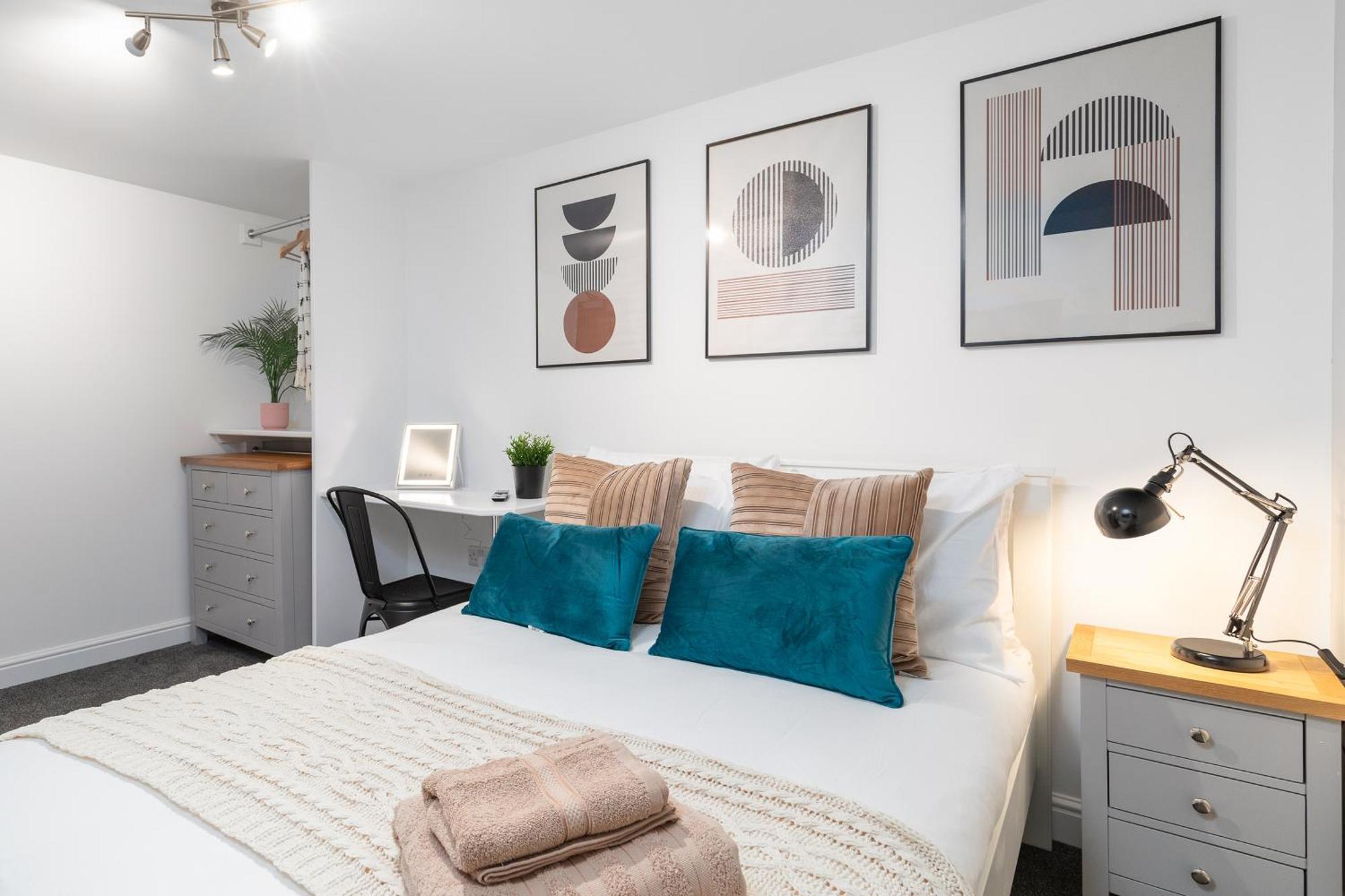 Luxury Lower-Level One Bed Apt Λιντς Εξωτερικό φωτογραφία