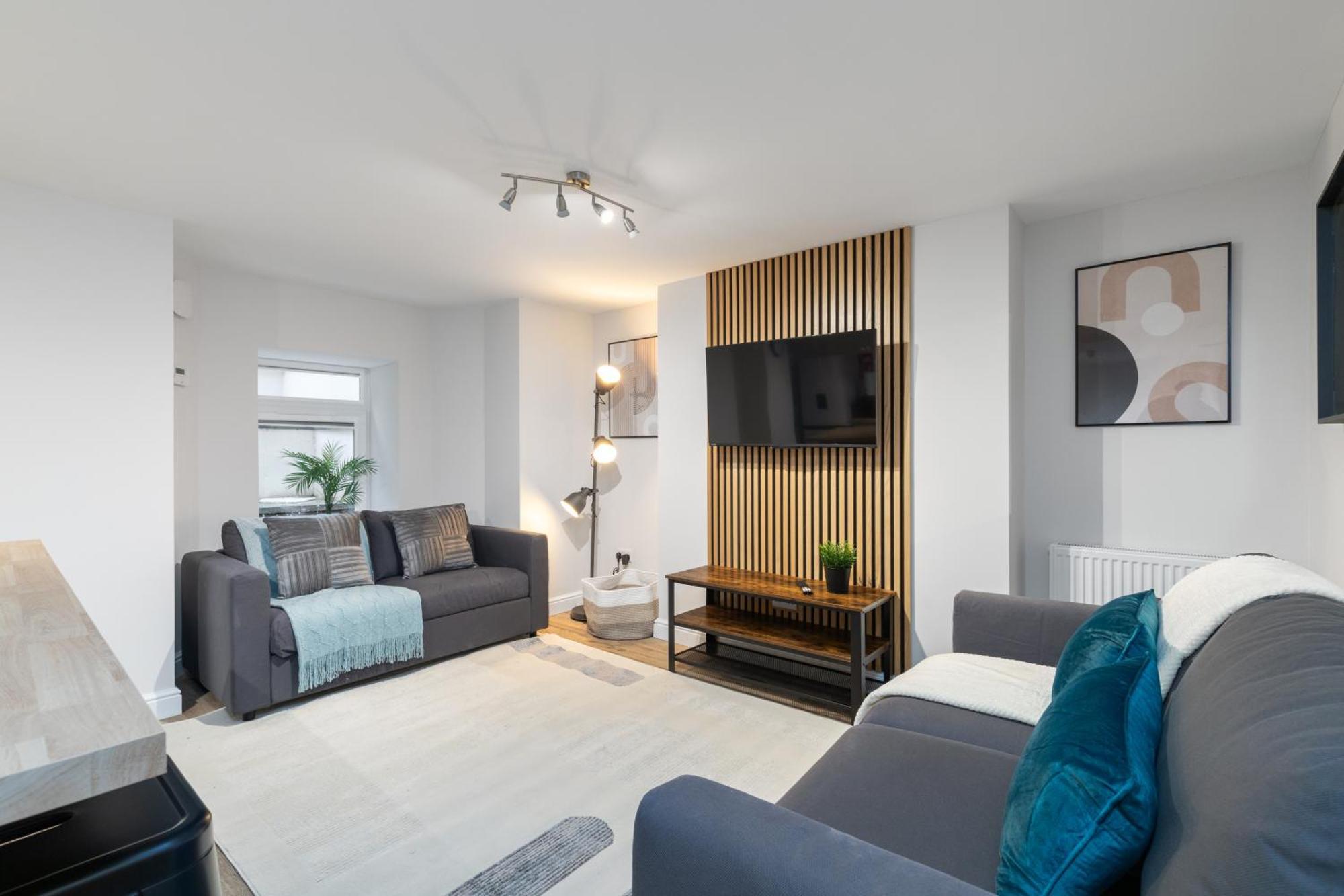 Luxury Lower-Level One Bed Apt Λιντς Εξωτερικό φωτογραφία