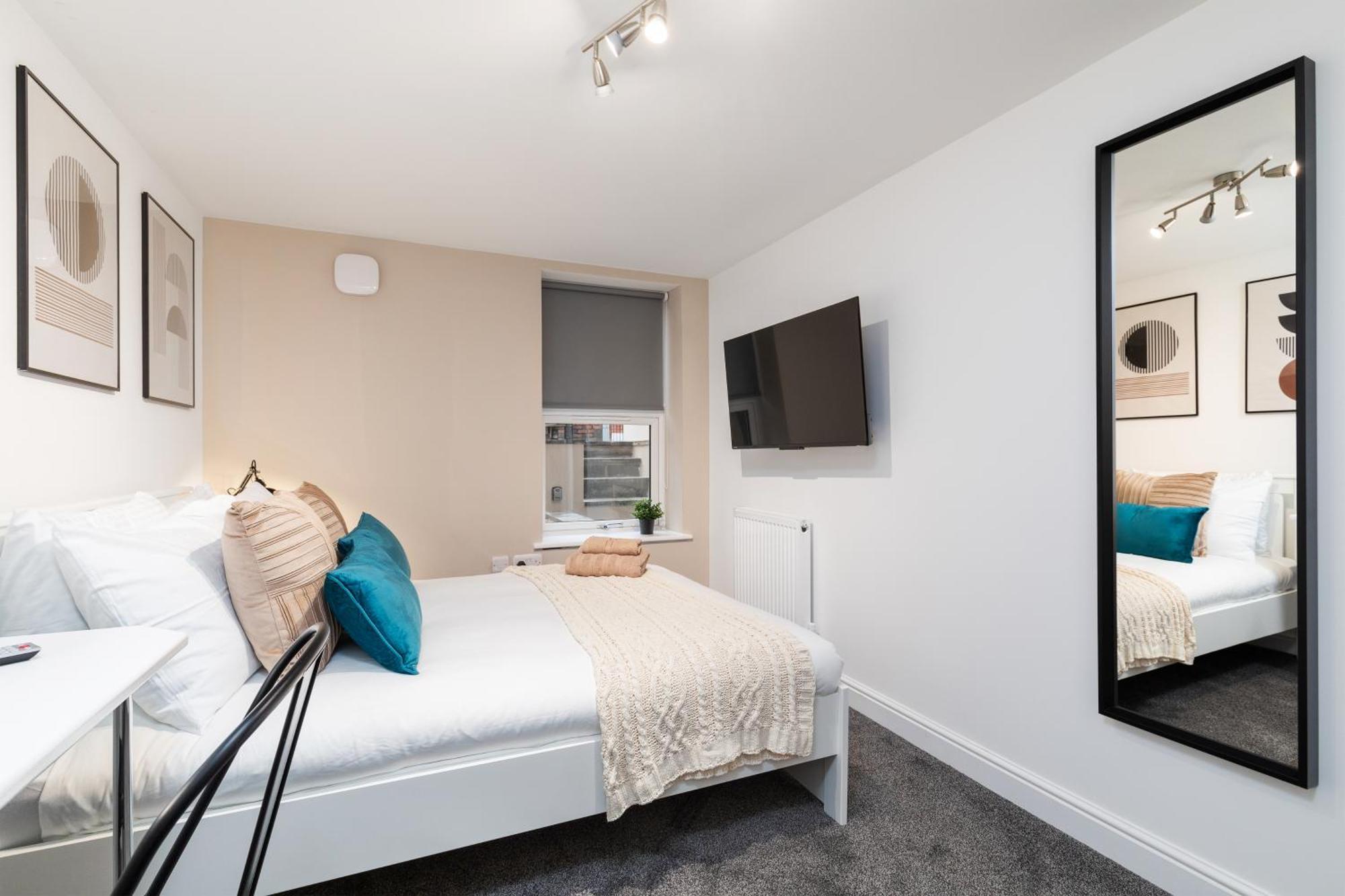 Luxury Lower-Level One Bed Apt Λιντς Εξωτερικό φωτογραφία