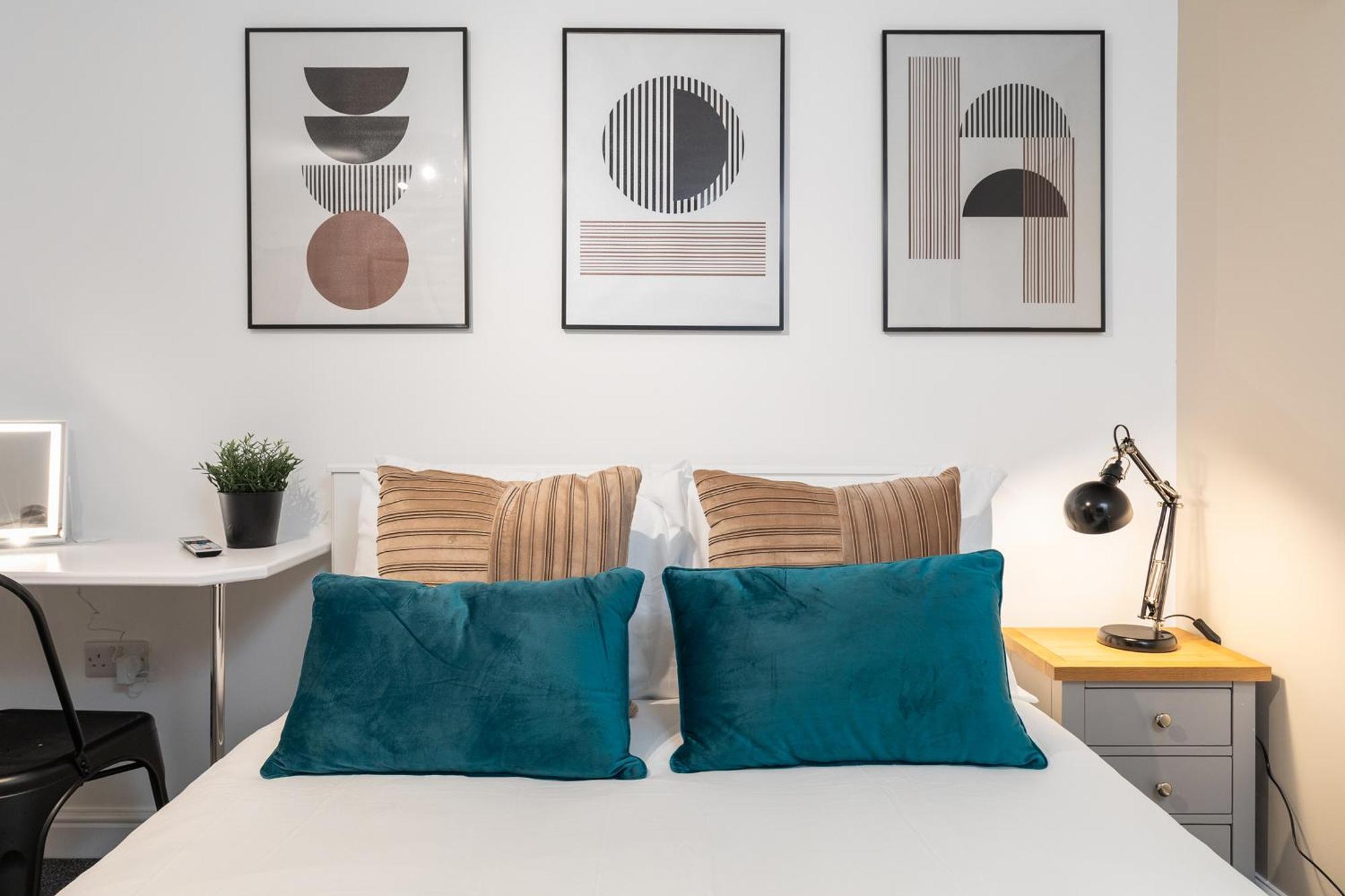 Luxury Lower-Level One Bed Apt Λιντς Εξωτερικό φωτογραφία