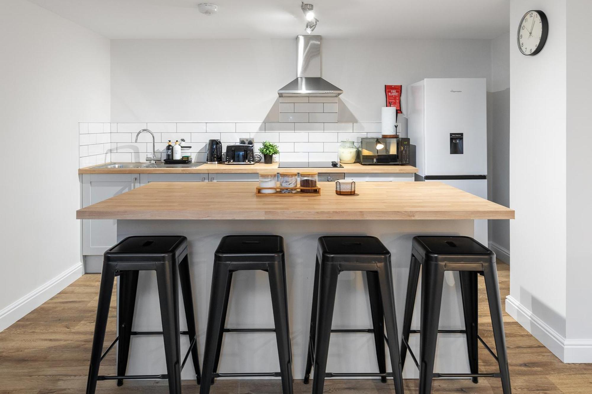 Luxury Lower-Level One Bed Apt Λιντς Εξωτερικό φωτογραφία