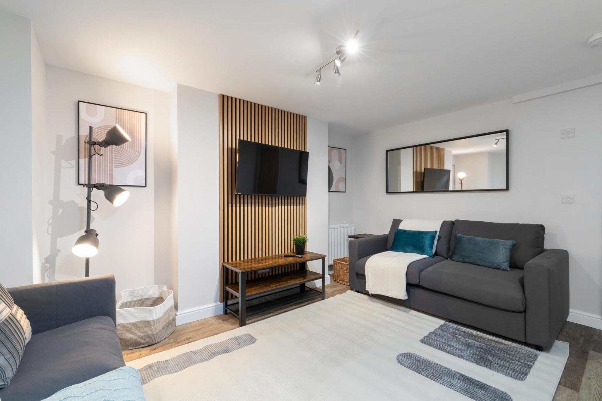 Luxury Lower-Level One Bed Apt Λιντς Εξωτερικό φωτογραφία